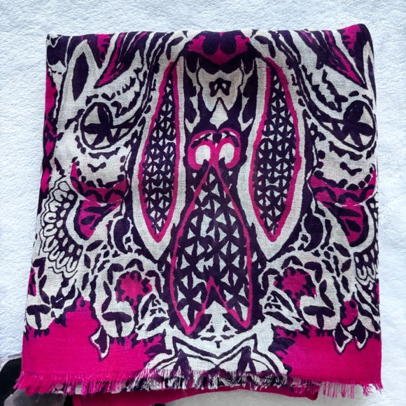 3 Multi-Colored Fashion Scarves - Picture 4 of 15